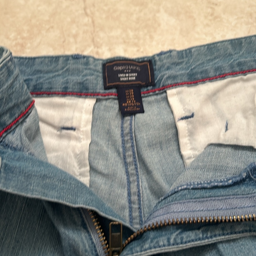 Gap jorts light wash 29 waist - Picture 2 of 3